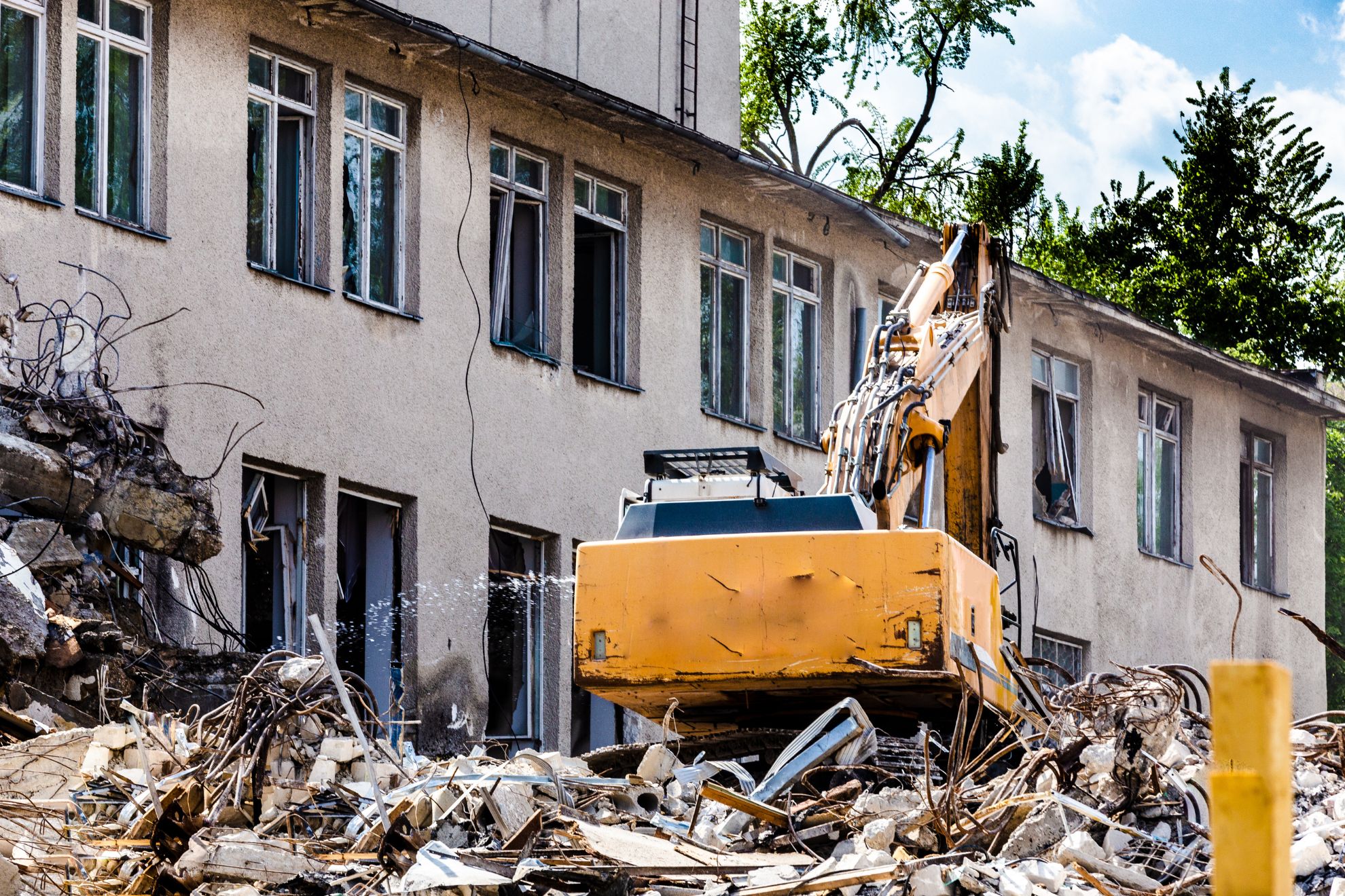 Démolition de bâtiment industriel